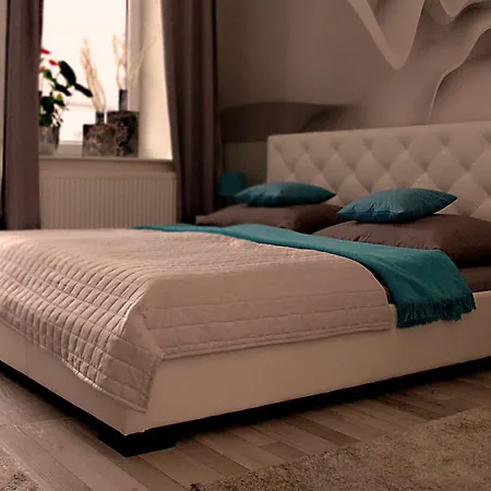 Centrum Number 8 דירה פופראד